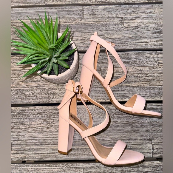 NWOT Women’s IDIFU Chunky Block Strappy Heels, Sandals, Nude/Soft Pink, Sz 10 - Picture 1 of 6